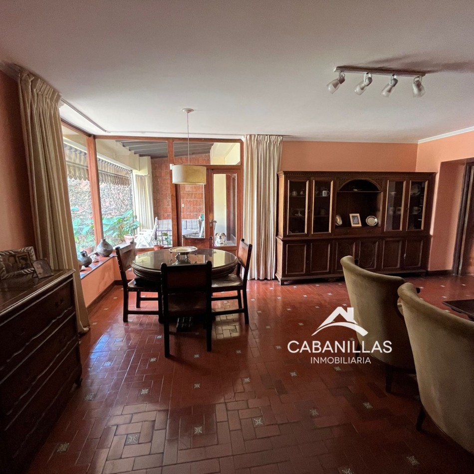 Casa de 4 Dormitorios con jardin y pileta en el Centro de Salta