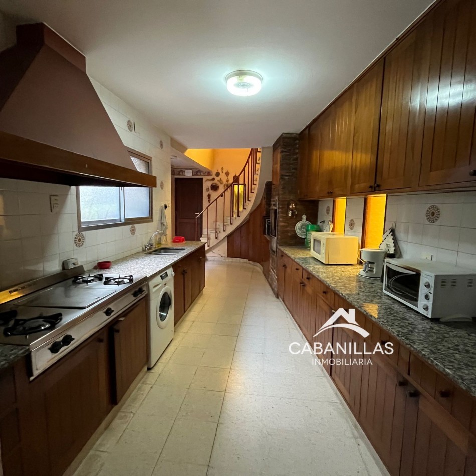 Casa de 4 Dormitorios con jardin y pileta en el Centro de Salta